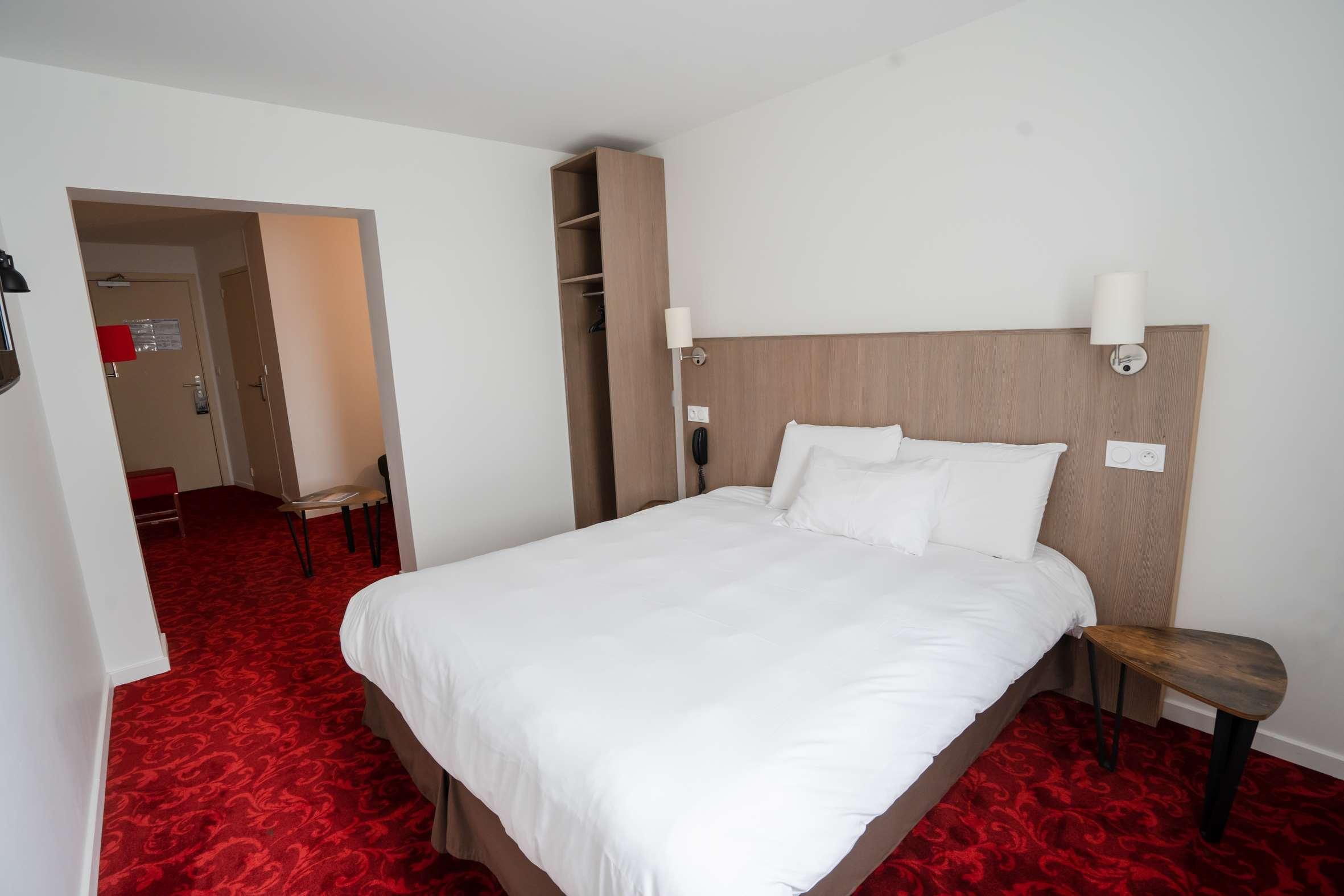 Brit Hotel Essentiel Cholet Kültér fotó