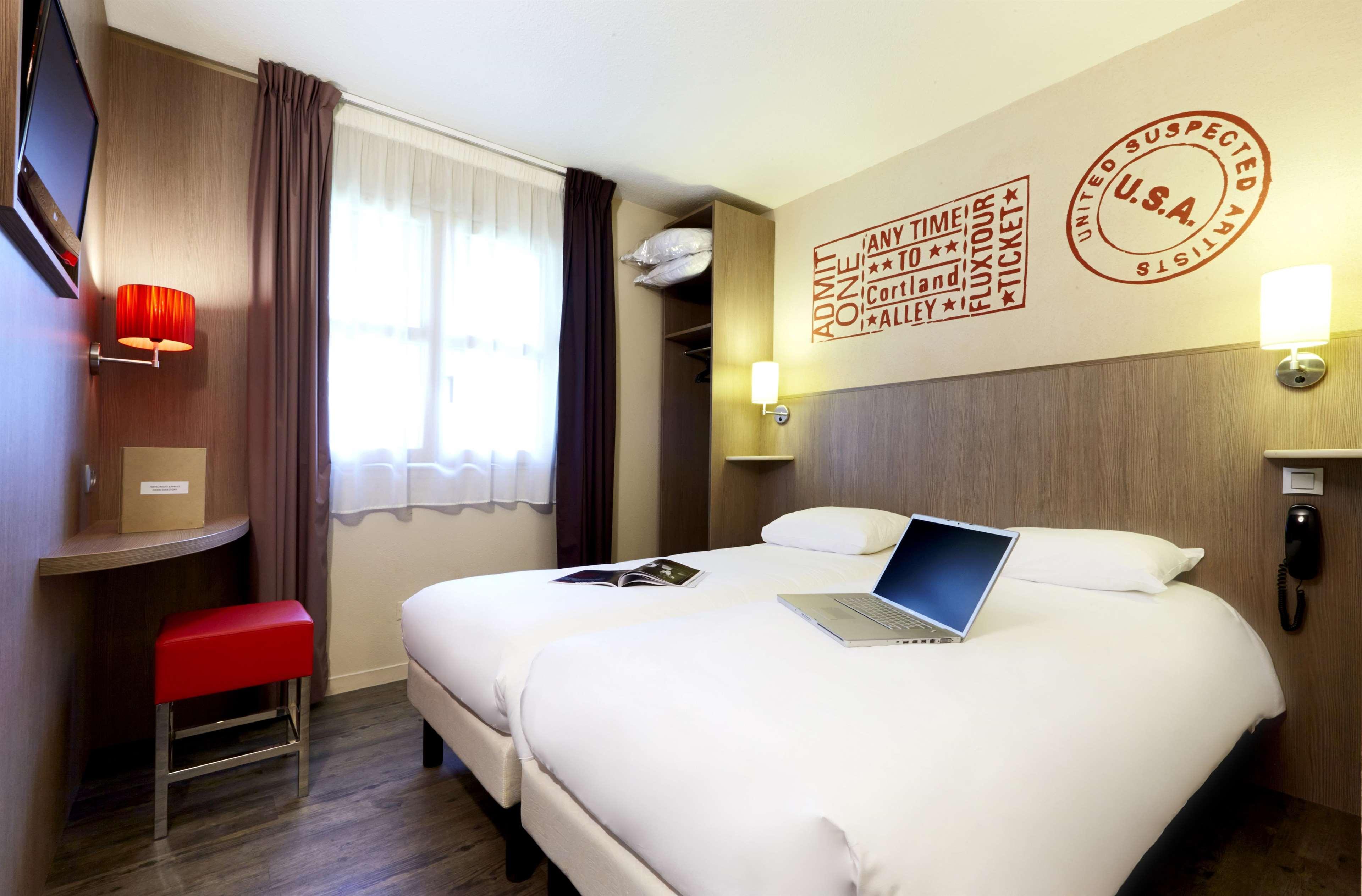 Brit Hotel Essentiel Cholet Kültér fotó