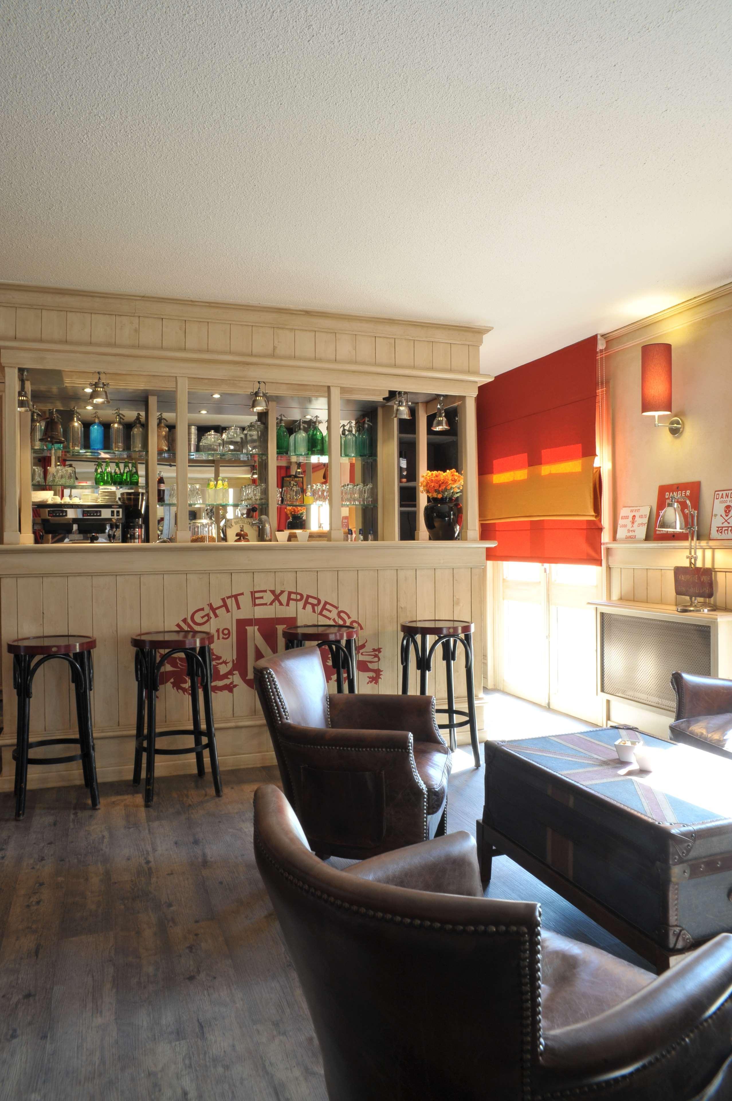 Brit Hotel Essentiel Cholet Kültér fotó