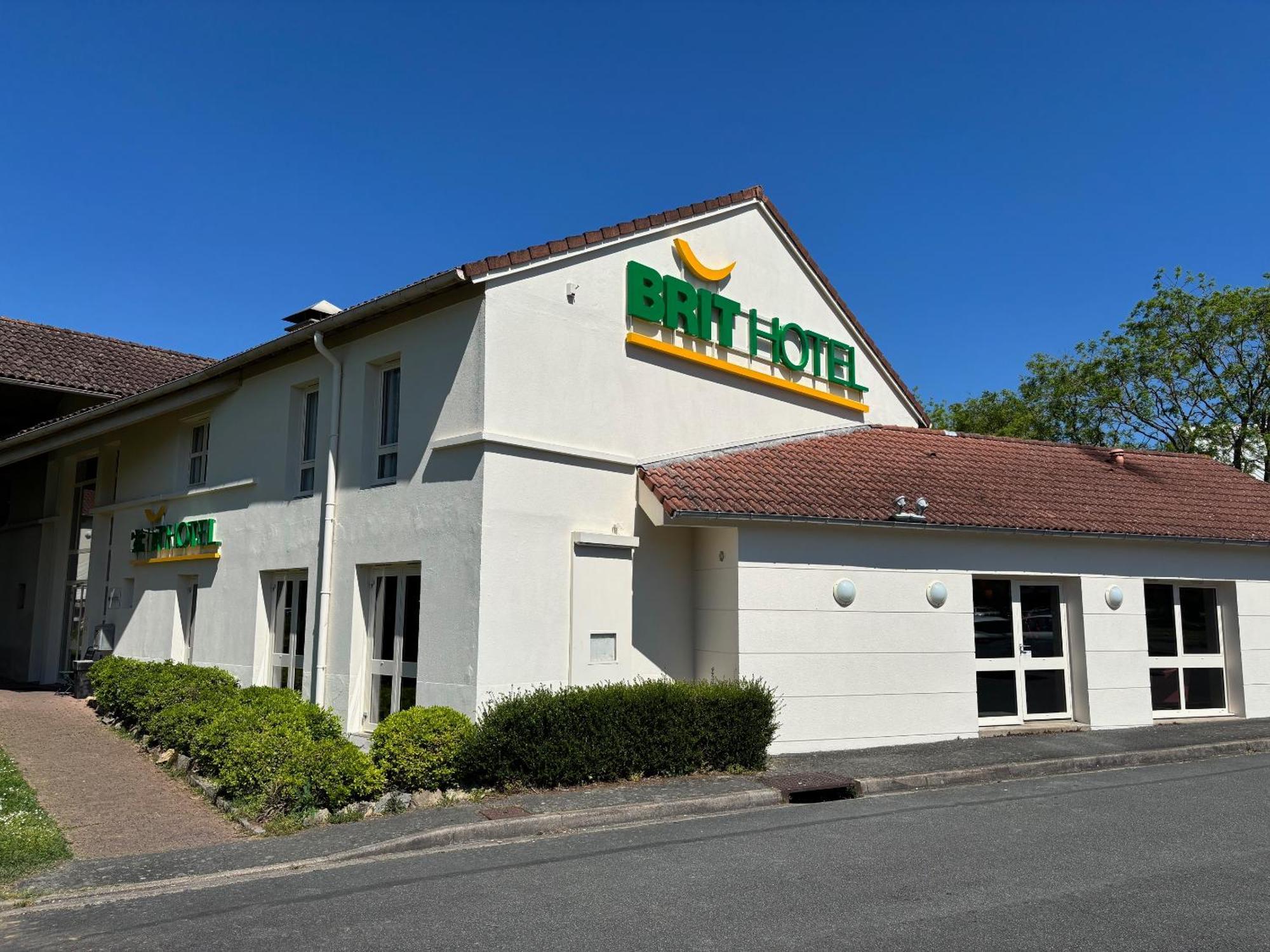Brit Hotel Essentiel Cholet Kültér fotó