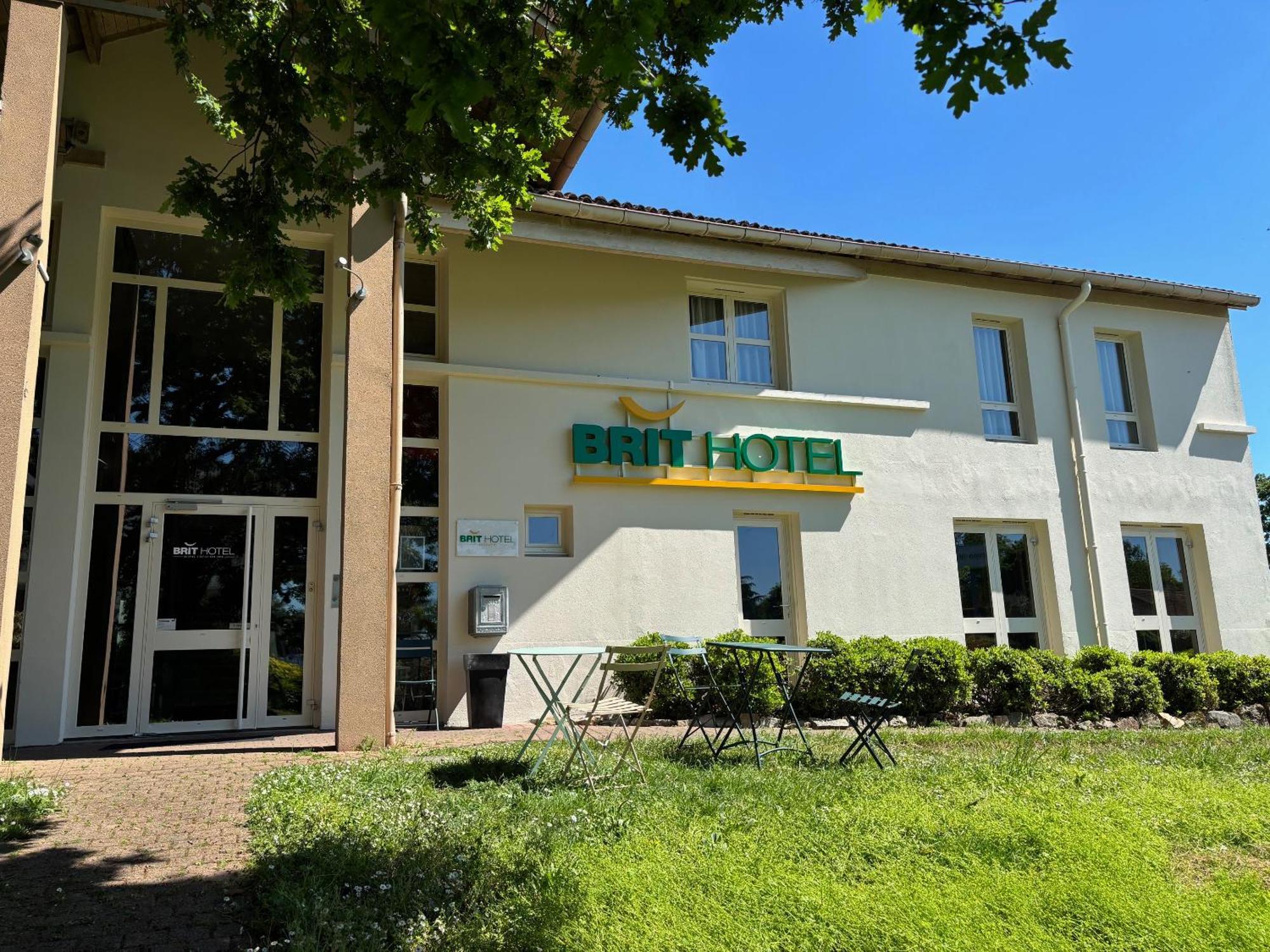 Brit Hotel Essentiel Cholet Kültér fotó